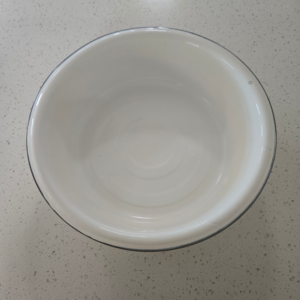 Vintage White Enamel Wash Basin 16.5" Bowl Farmhouse Decor Rustic Metal Dark Rim - Picture 9 of 10